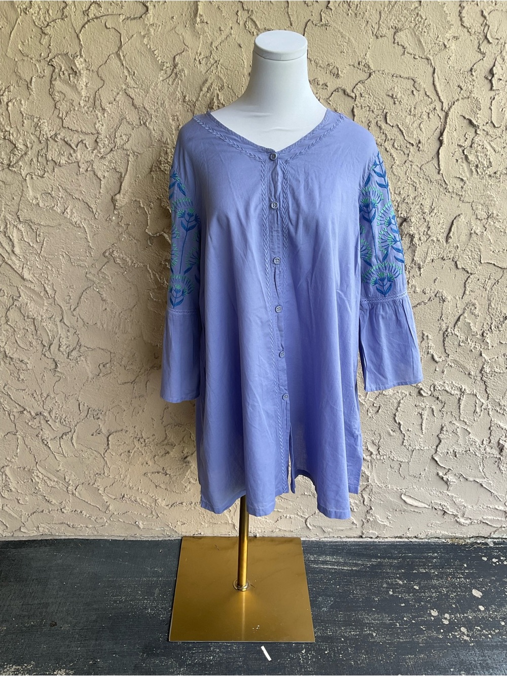 Relaxed Lavender Button-Front Tunic with Embroidered Sleeves